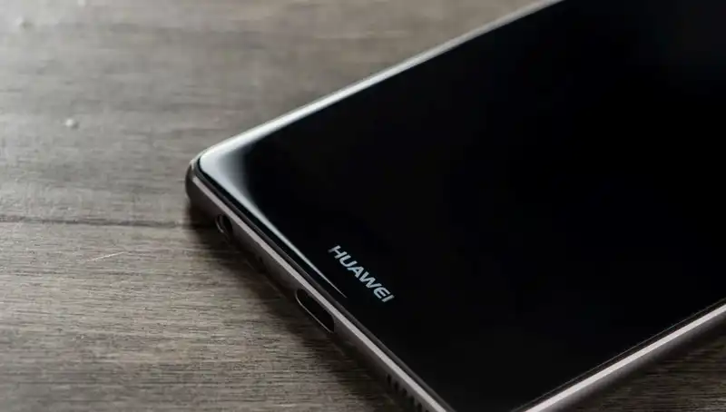 Huawei'nin Yeni Katlanabilir Telefonu: Yenilikler ve Özellikler Ayrıntılarıyla Açıklandı