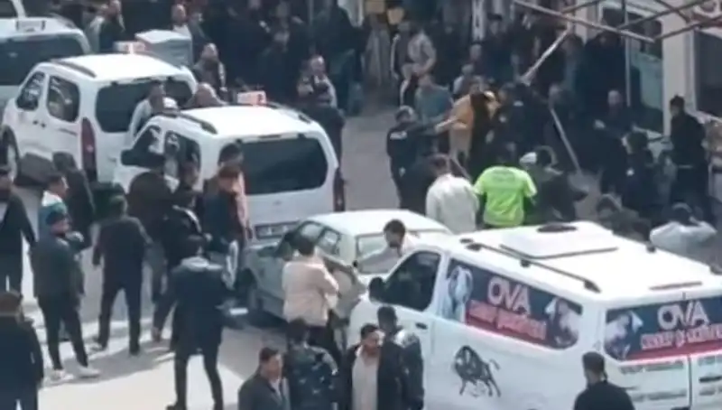 Erciş'te Taş ve Sopalarla Gerçekleşen Kavga: 7 Gözaltı