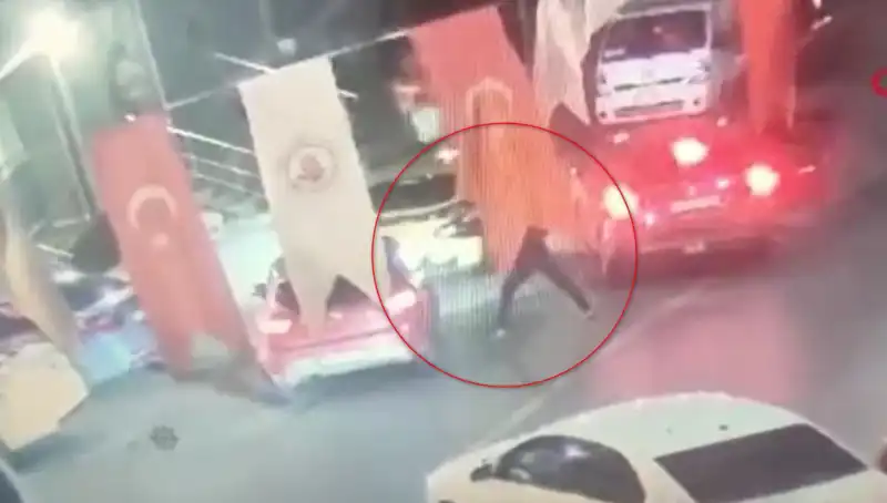 Otomobildeki Genç Kurşun Yağmuruna Tutuldu: Olayın Ardındaki Gerçekler