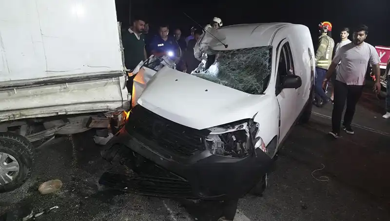 İstanbul'da Feci Kaza: 3 Kişi Yaralandı, Olayın Ayrıntıları Şok Edici