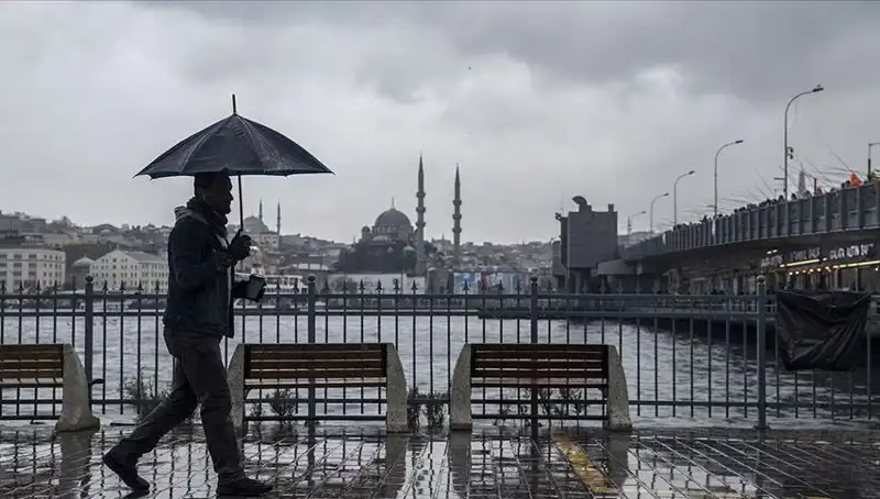İstanbul’da Bahar Havası Yerini Kış Soğuklarına Bırakıyor: Yağmur ve Kar Uyarısı