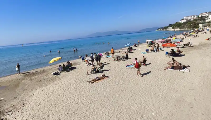 Sıcak Havalarda Plajlar Dolup Taştı, Tatil Keyfi Zirveye Ulaştı
