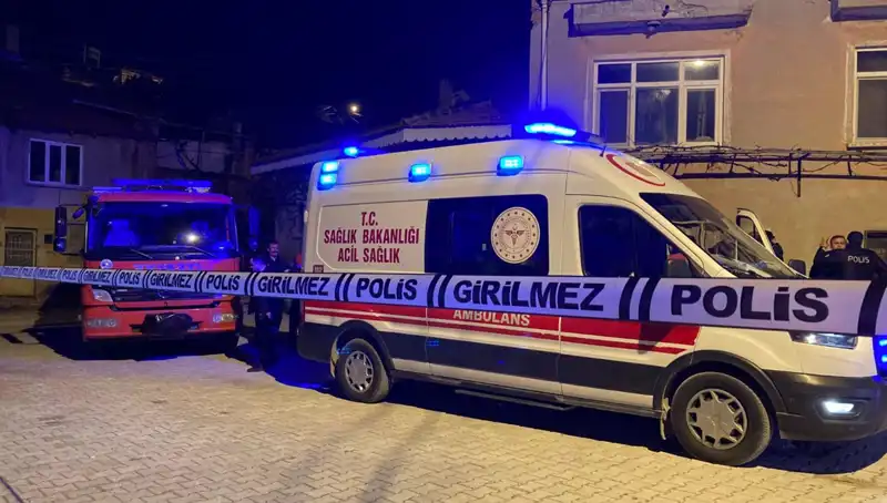 Yaşlı Adam Evinde Yanmış Halde Bulundu: Olayın Gizemi Derinleşiyor