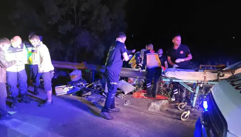 Minibüsten Savrulan Yolcuların Korkunç Kazası: Detaylar Ortaya Çıktı!