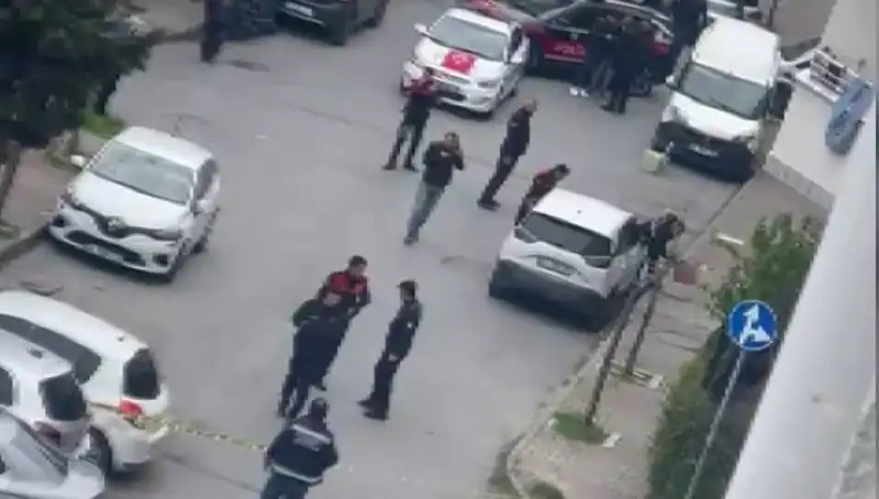 Yolda Yürüyen Şahsın Üzerine Açılan Kurşun Yağmuru, Şok Yarattı!