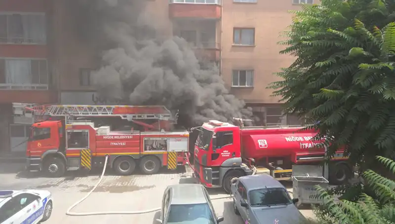 Niğde'de Beyaz Eşya Deposunda Korkutan Yangın: Olayın Ayrıntıları