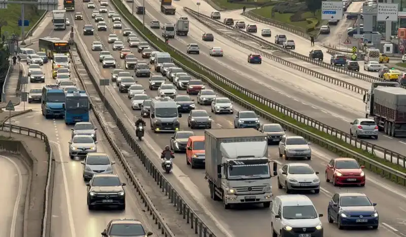 İstanbul Sabah Trafiği: Anadolu Yakası’nın Çilesi Sürüyor
