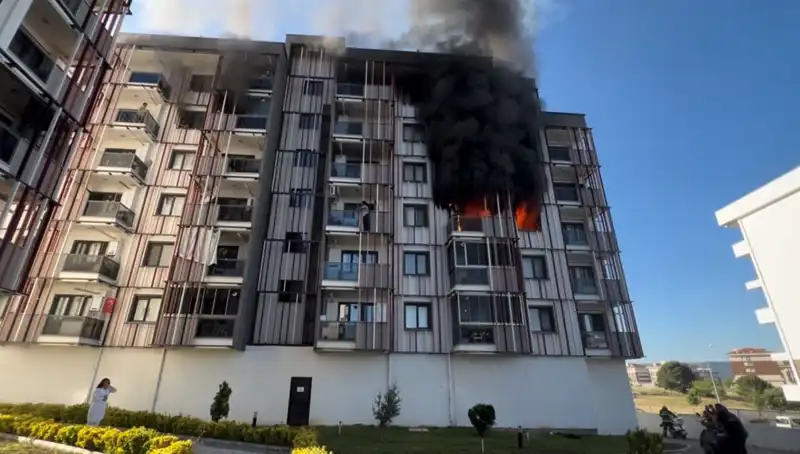 Çanakkale’de Geceyi Kabusa Çeviren Yangın Paniği