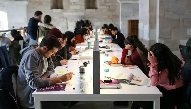 2024-2025 Akademik Yılı Üniversite Başlangıç Tarihleri Açıklandı
