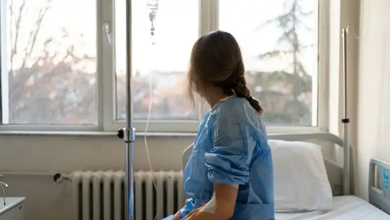 27 Yaşındaki Kadının Meme Kanseri Hikayesi: Doktorlar Ciddi Değil Dedi