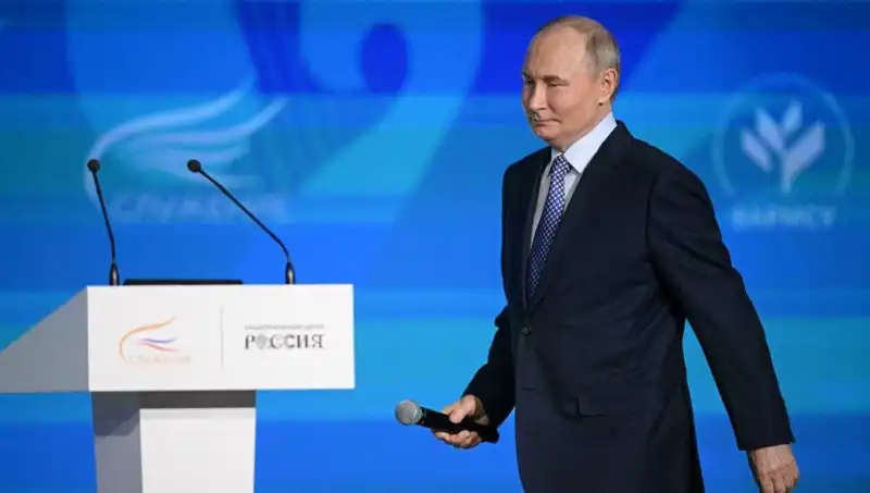 Rusya'nın "Yabancı Ajan" Yasası: Putin'den Kritik Adım!