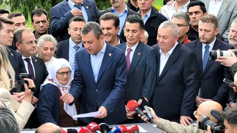 Ekrem İmamoğlu İçin CHP'den Tarihi İmza Kampanyası Başlatıldı