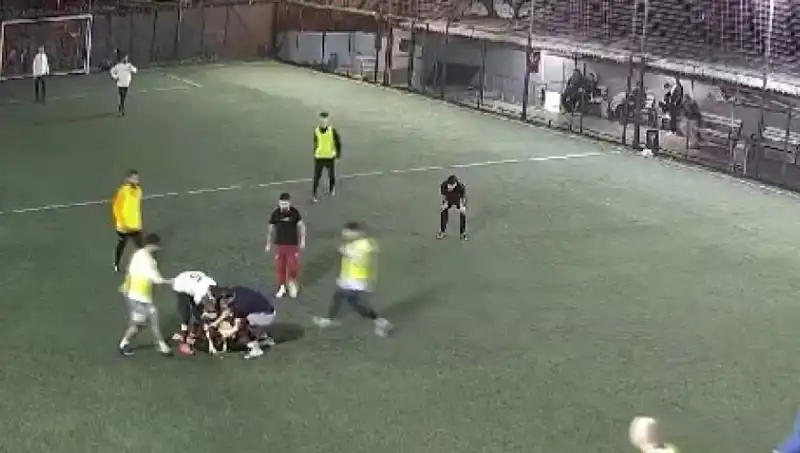 İki Halı Sahada Yaşanan Ölüm Olayları, Futbol Severleri Şoke Etti!