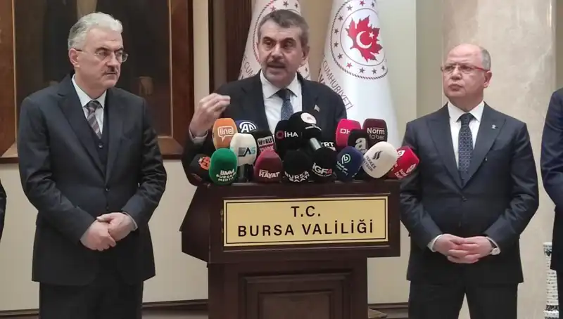 Bakan Tekin, Protestolara Katılan Çalışanları Uyardı: Yaptırımlar Başlayabilir!