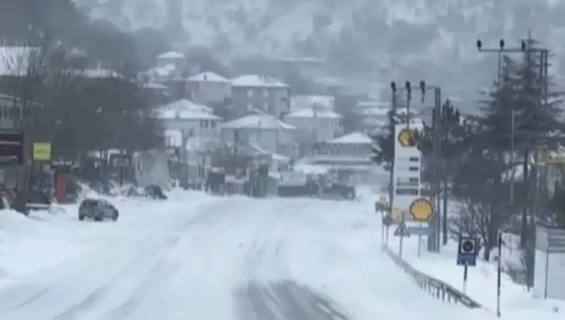 Sertavul Geçidi’ndeki Kar Fırtınası Ulaşımı Neden Durdurdu?