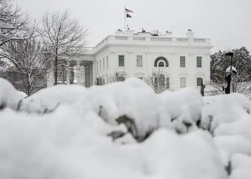 ABD'de Kar Fırtınası Alarmı: Washington'da Acil Durum İlan Edildi