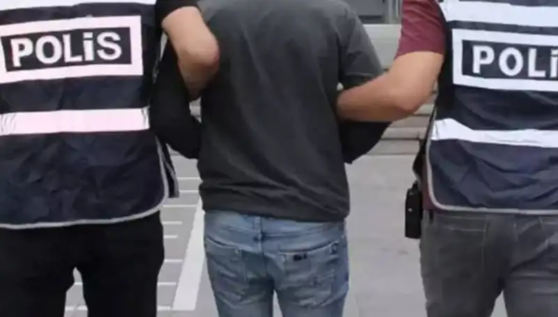 Afyonkarahisar'da Suç Çetesi Çökertildi: 9 Kişi Tutuklandı