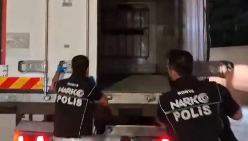 Konya’da Uyuşturucu Operasyonu: Dört Şüpheli Yakalandı, İki Ton Nar Bornuda Uyuşturucu Ele Geçirildi